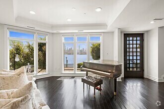 Building Photo - 5 Henley Pl