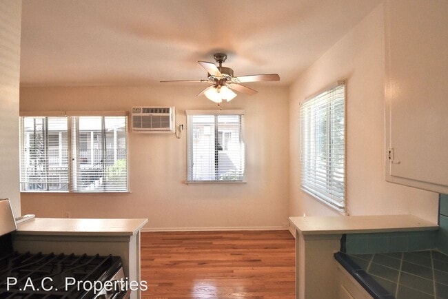 Building Photo - 1 br, 1 bath Apartment - 10834 Bloomfield ...