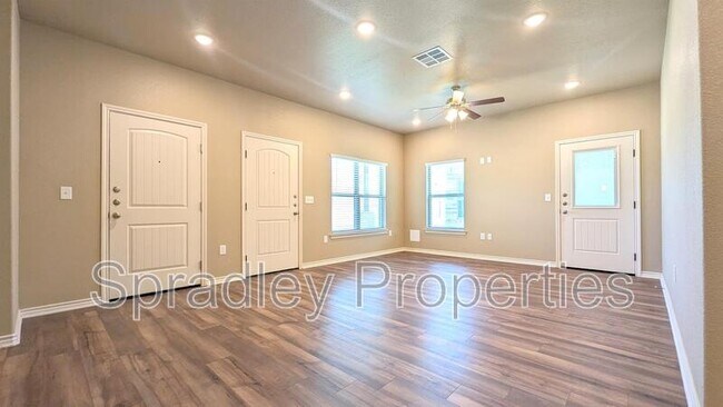 Building Photo - 1054 Hibiscus Dr