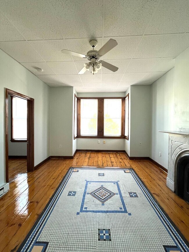 Interior Photo - 60-62 Chelsea