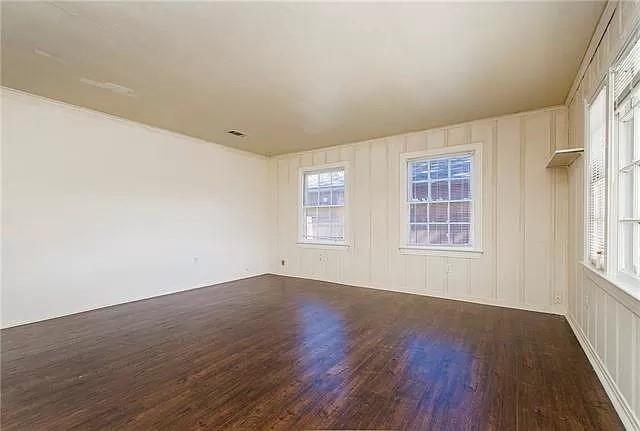 Foto del edificio - 141 Rosewood Dr