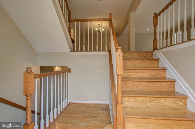Building Photo - 5443 Whitley Park Terrace