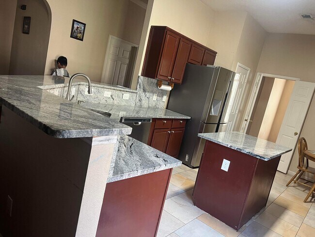 Building Photo - 7916 Salmon Run Way