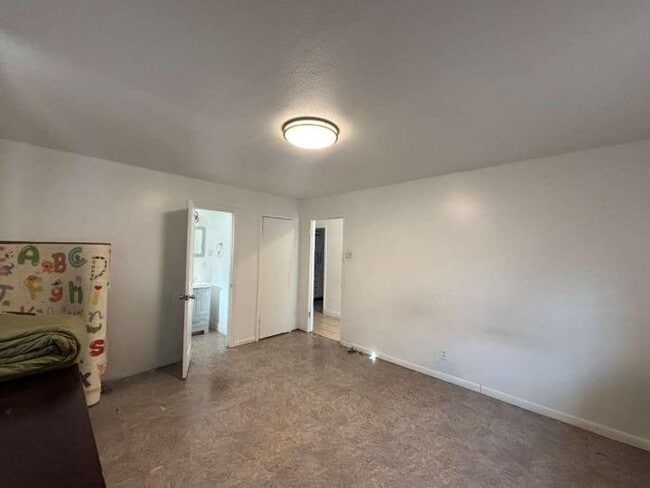 Building Photo - 315 Alicante Dr