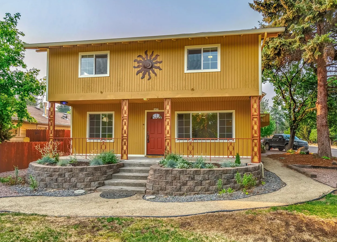 Foto principal - Westside 3 Bedroom Home!