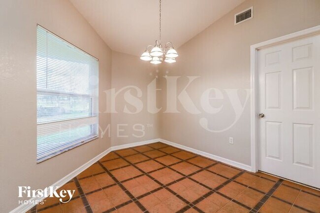 Building Photo - 3519 Manor Loop