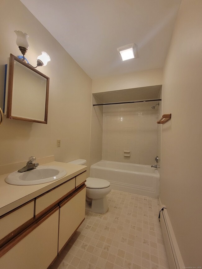 Building Photo - 107 Birdsey Ave