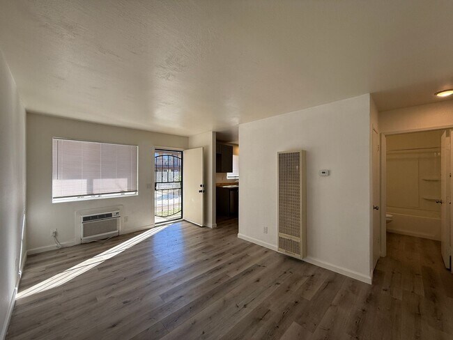 Foto del edificio - Palmdale 2 Bedroom