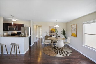 Building Photo - 321 Stonewall Creek Dr