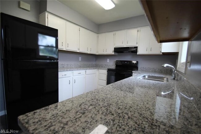 Building Photo - 300 Northland Dr