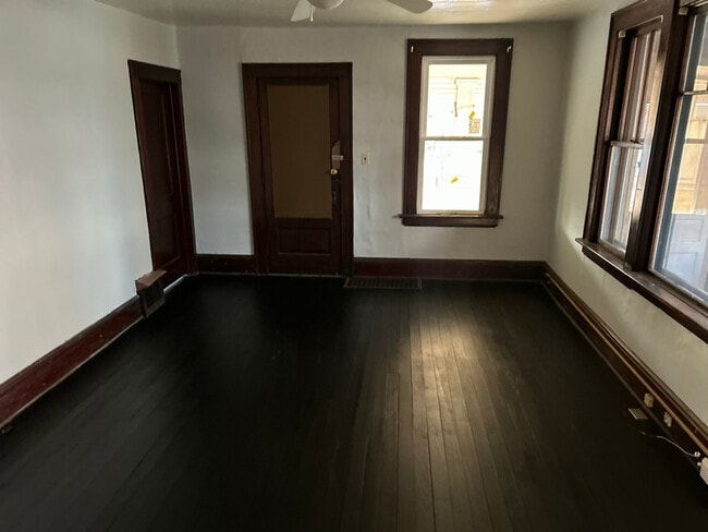 Foto del edificio - 491 Allyn St