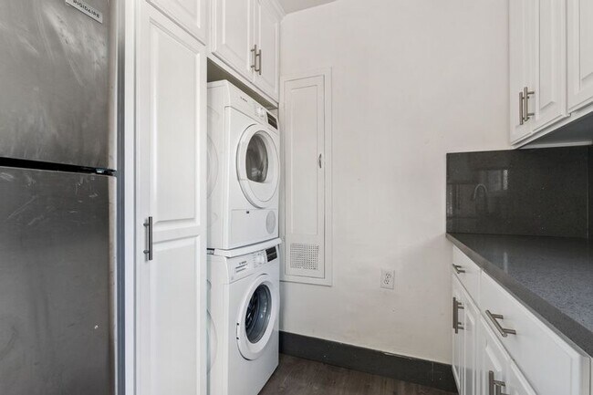 Foto del edificio - 2119 1/2 Stewart Street