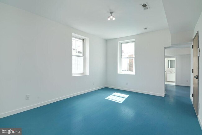 Foto del edificio - 2329 Frankford Ave