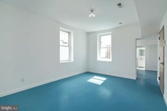 Building Photo - 2329 Frankford Ave
