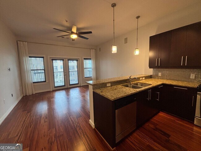 Foto del edificio - 870 Inman Vlg Pkwy NE