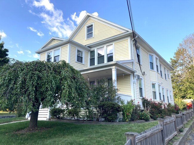 Building Photo - 41 Town Hill Ave