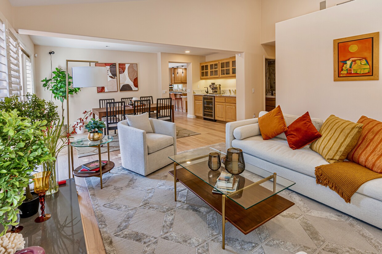 Spacious, high end luxury rental - 17021 Malta Cir