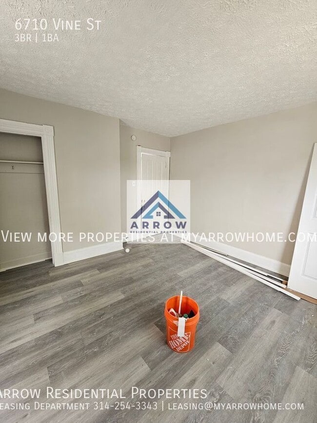 Building Photo - 6710 Vine St