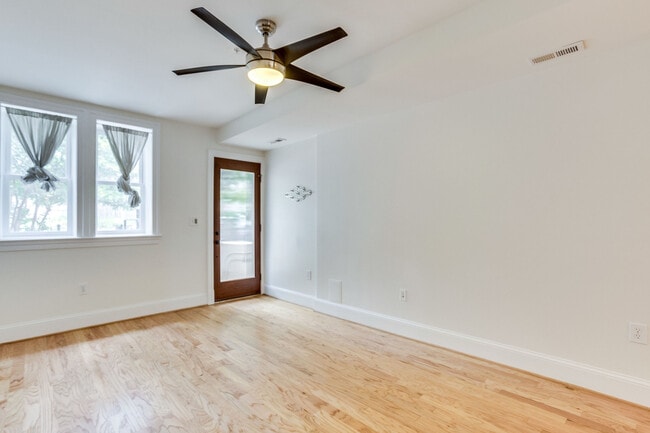 Foto del edificio - 1230 4th St NW