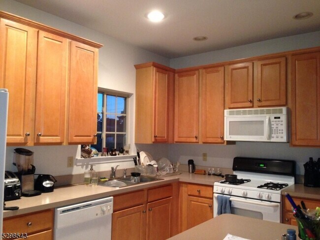 Foto del edificio - 790 Green Ln
