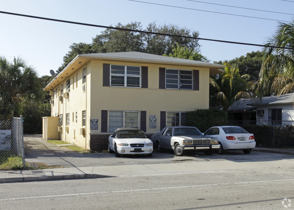 Primary Photo - 82nd Street Apartments