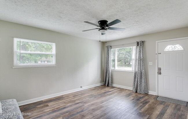 Building Photo - 9606 El Prado St