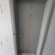 Building Photo - 427 High St Building Photo - 427 High St