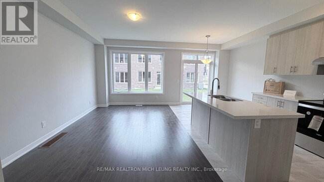 Building Photo - 16 Harvey Bunker Cres