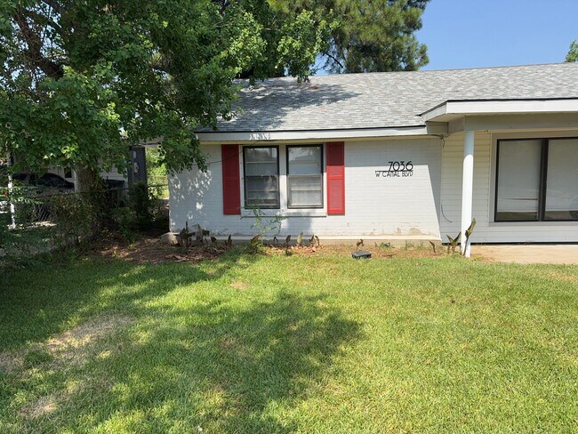 Building Photo - 7036 W Canal Blvd