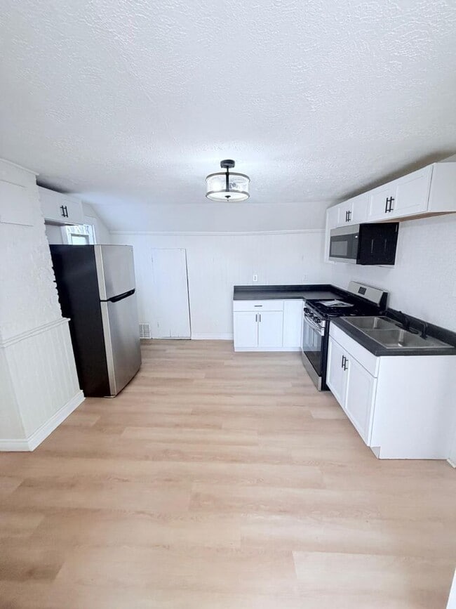 Foto del edificio - 2604 W 27th St