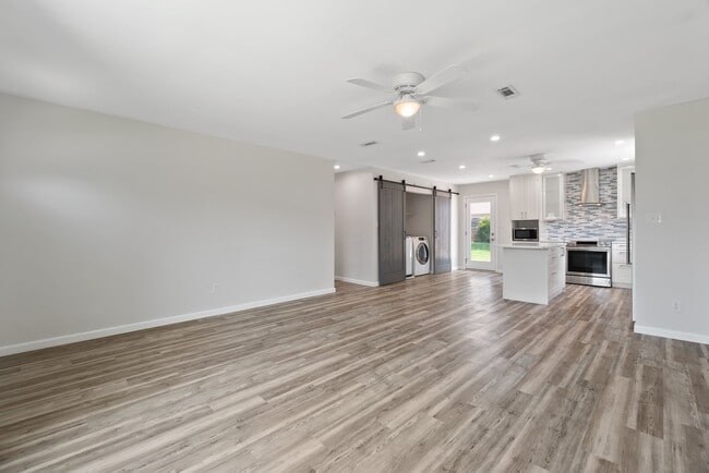 Building Photo - 2884 Bamberg Pl