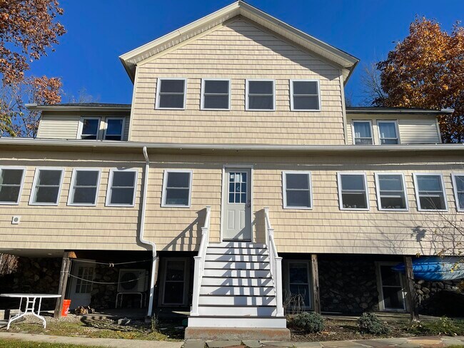 Building Photo - 5 Smith Ln