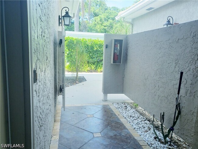 Building Photo - 386 Emerald Bay Cir