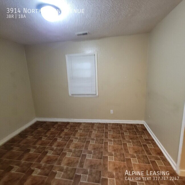 Foto del edificio - 3914 N Irwin Ave