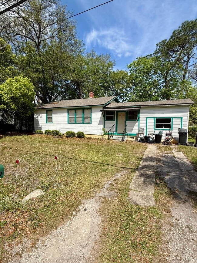 Building Photo - 5049 Kingsbury St