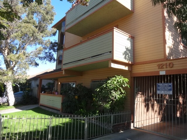 Building Photo - 1210 Orizaba Ave