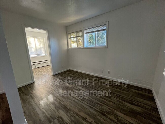 Foto del edificio - 575 Tiger Ave