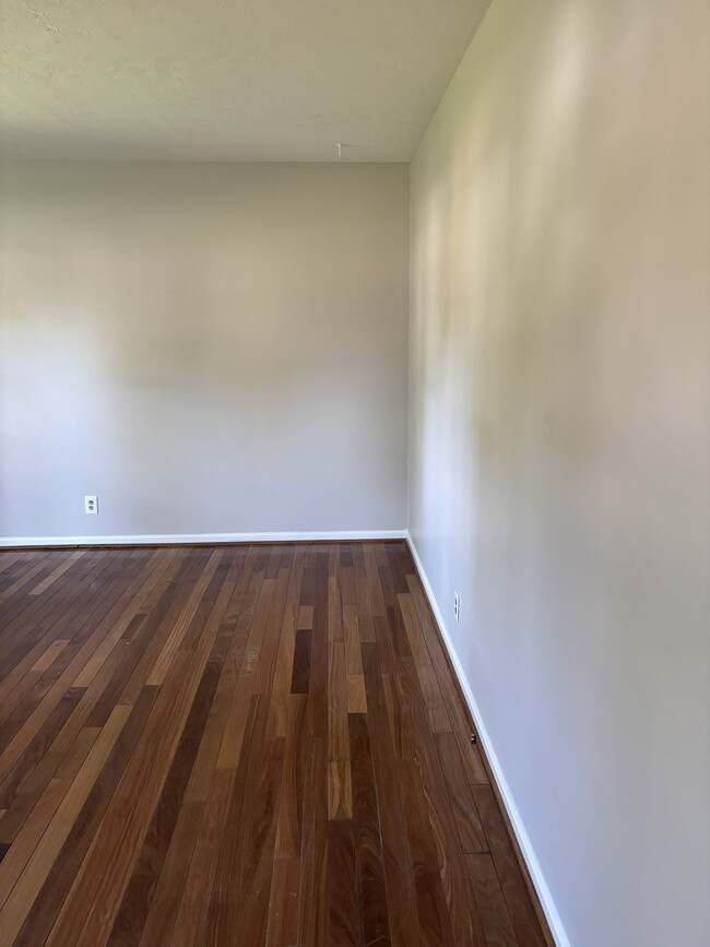 Building Photo - 7118 Daisy Ave