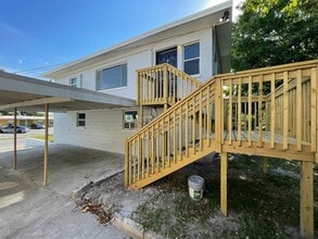 Building Photo - 2704 E Columbus Dr