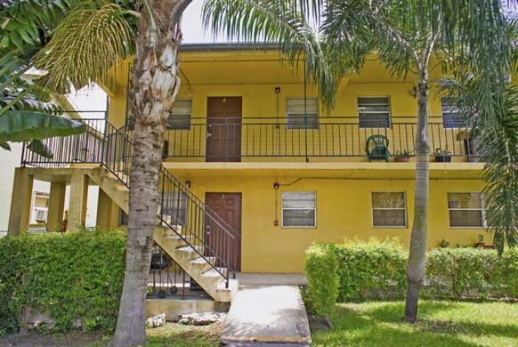 Primary Photo - 425 SW 3rd St