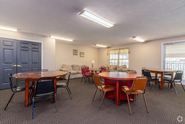 Community Room - Brookview Glen