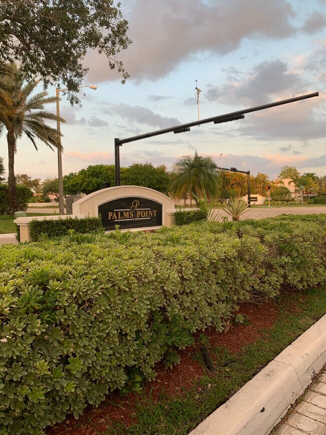 Foto del edificio - 11655 W Atlantic Blvd