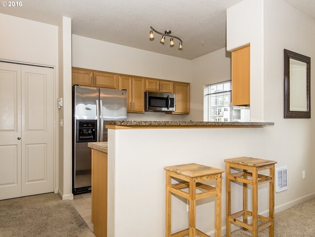 Building Photo - **Move-in by 7/26 and get $1000 off first ...