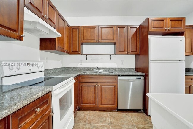 Building Photo - 5985 SW 41st St