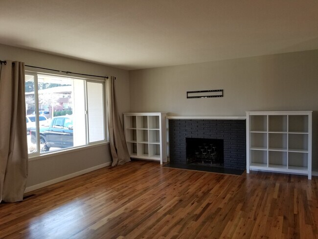 Foto del edificio - Stunning 4 Bedroom 2 bath in NW Corvallis!
