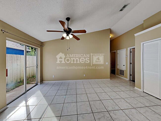 Foto del edificio - 12706 Parkbury Drive