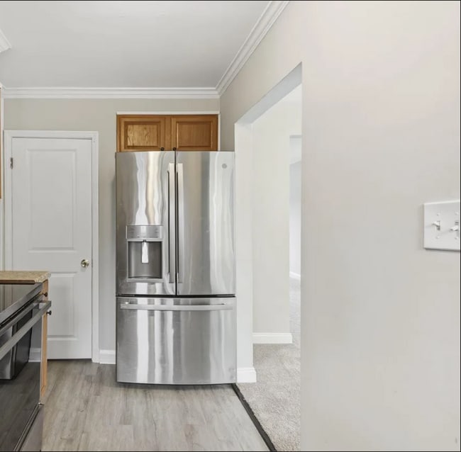 Building Photo - 1107 N Marlyn Ave