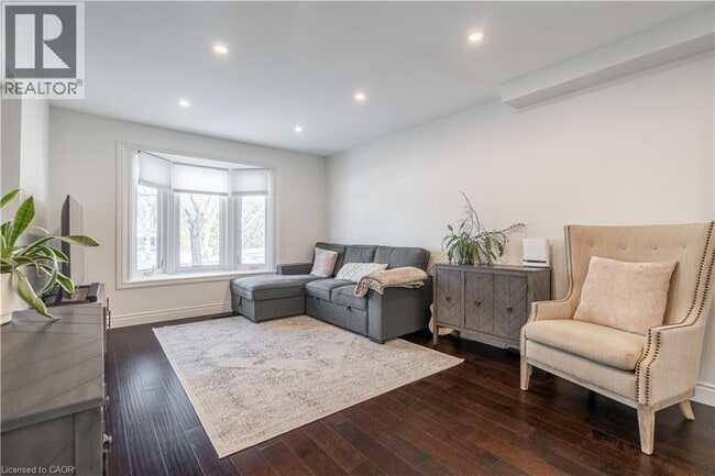 Photo du bâtiment - 5042 Brady Ave