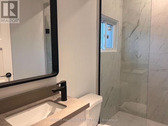 Photo du bâtiment - 709 Willard Ave