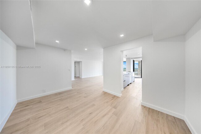 Foto del edificio - 1000 Quayside Terrace